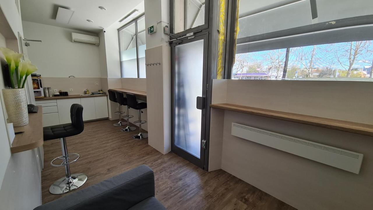 Cabin Hostel Λιουμπλιάνα Εξωτερικό φωτογραφία