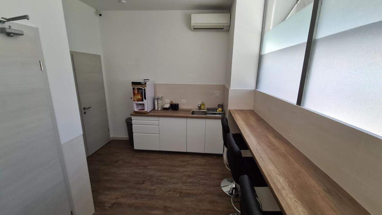 Cabin Hostel Λιουμπλιάνα Εξωτερικό φωτογραφία